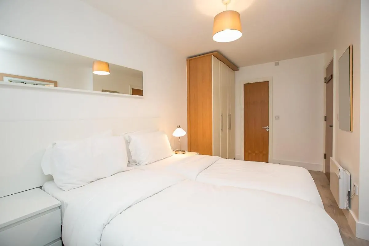 Parnell Corner Apartments Dublin 0*,