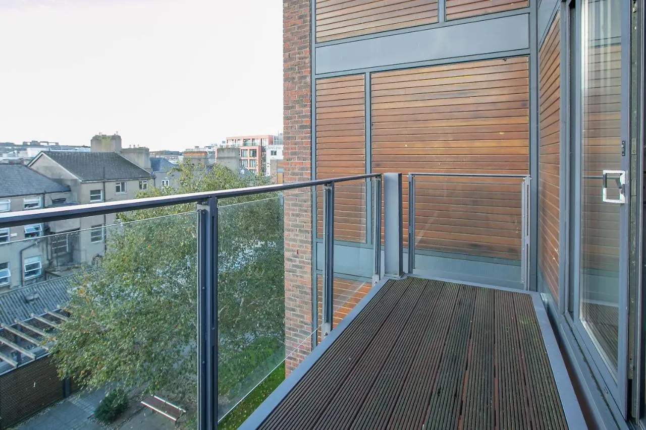 Parnell Corner Apartments Dublin 0*,