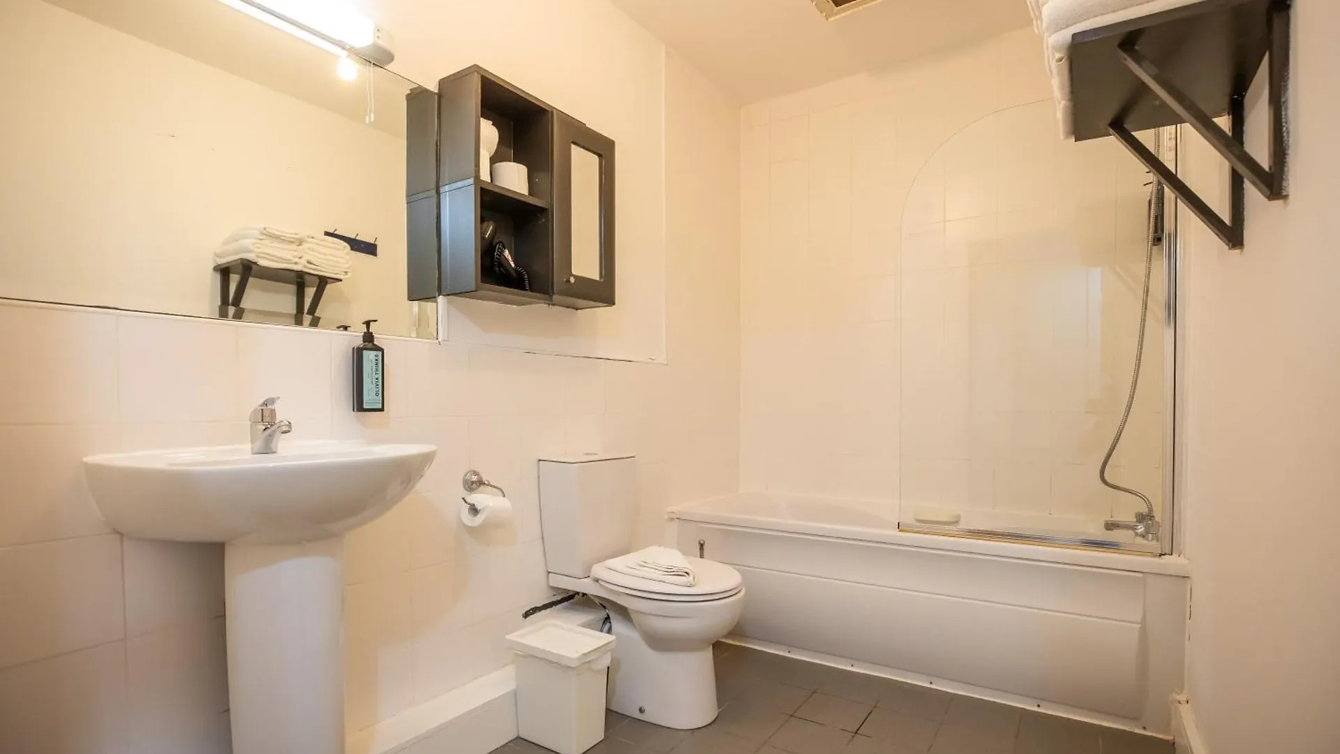 Parnell Corner Apartments Dublin 0*,  İrlanda